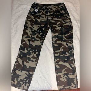 True Religion Camo Cargo Pants - Green/Brown